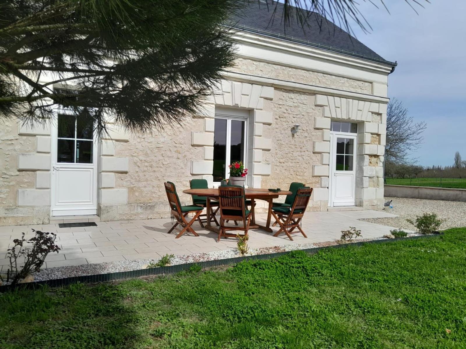 Gite Les Eglantines Civray-de-Touraine Exteriör bild